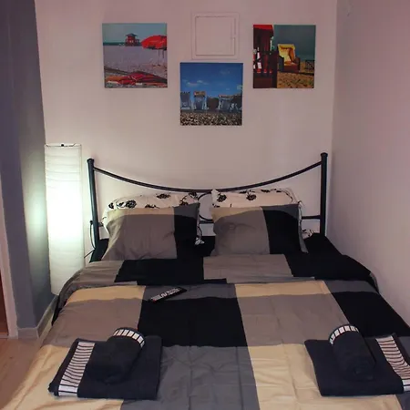 Amazing Next To Center Only 9 Minutes Walk *